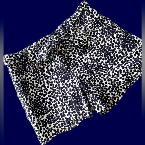 LOFT Navy Blue/White Textured Fabric Tie Belted High Rise Shorts, Size 2, EUC. - Picture 1 of 7